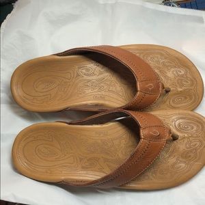 Olukai Hiapo sandals, flip flops size 13